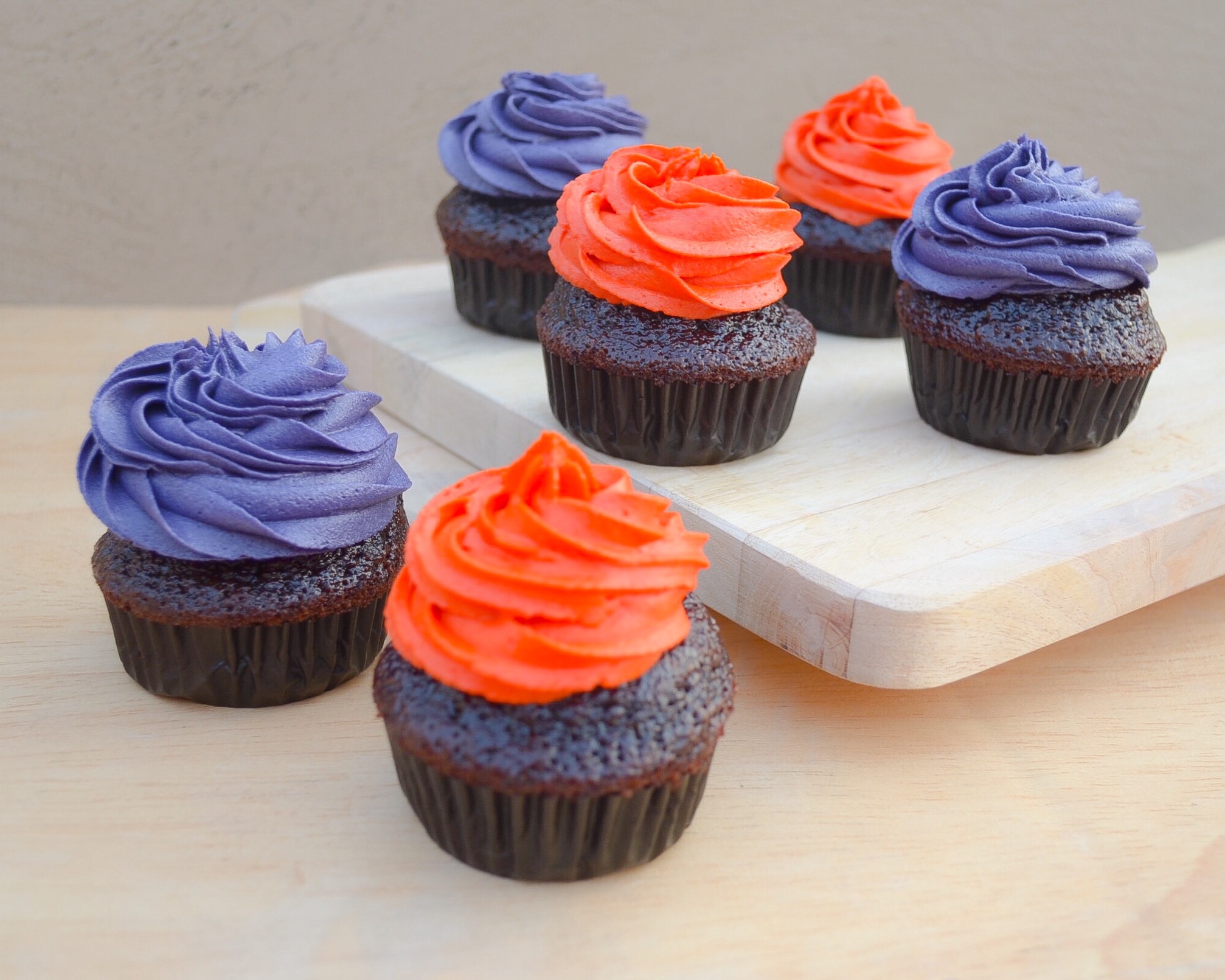 Chocolate Cobweb Cupcakes