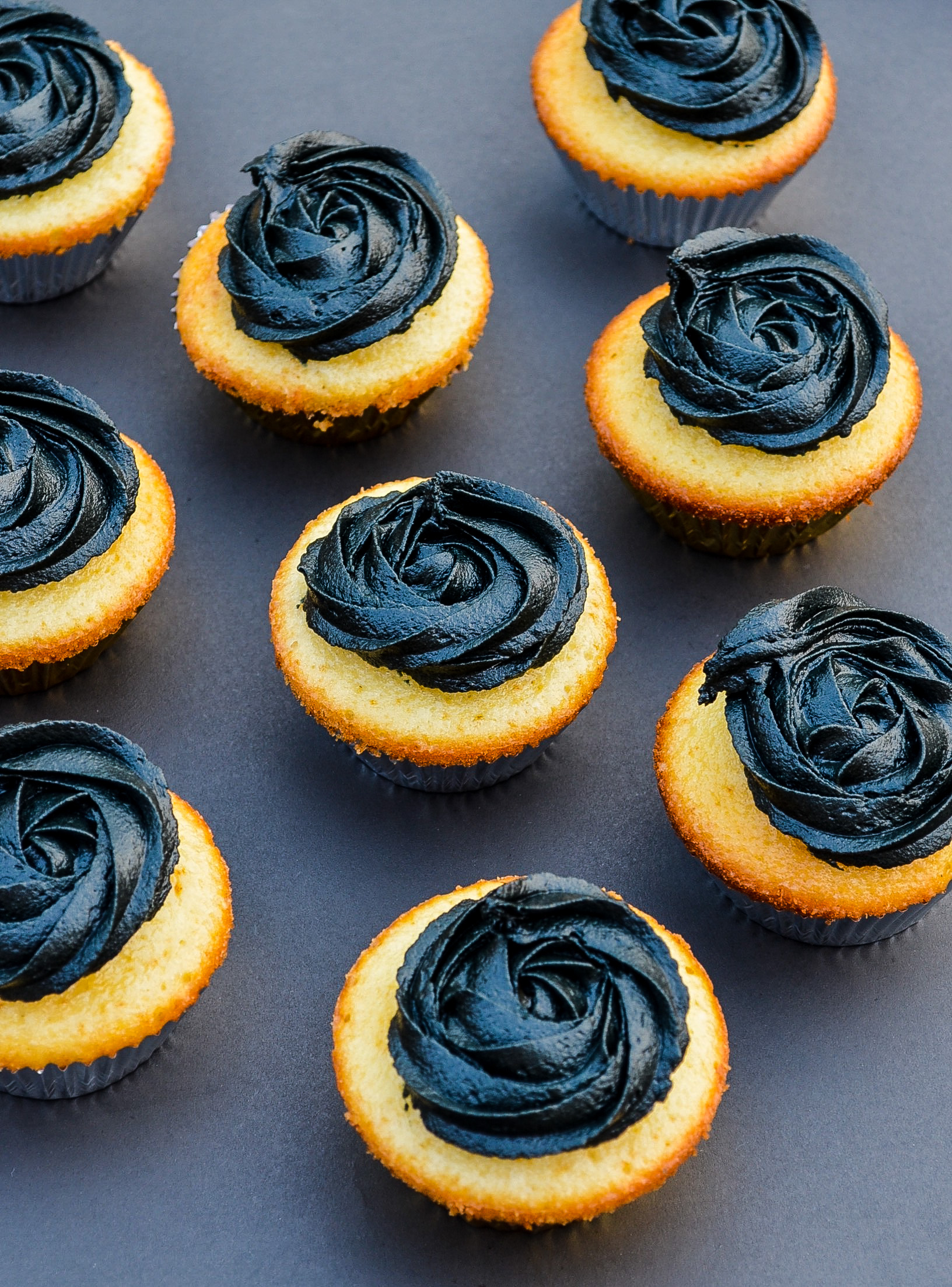 Gothic Chic Cupcakes 