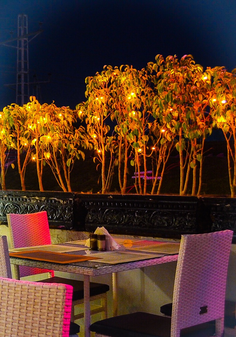 Lahore’s Top 5 Romantic Rooftop Restaurants & Cafes 