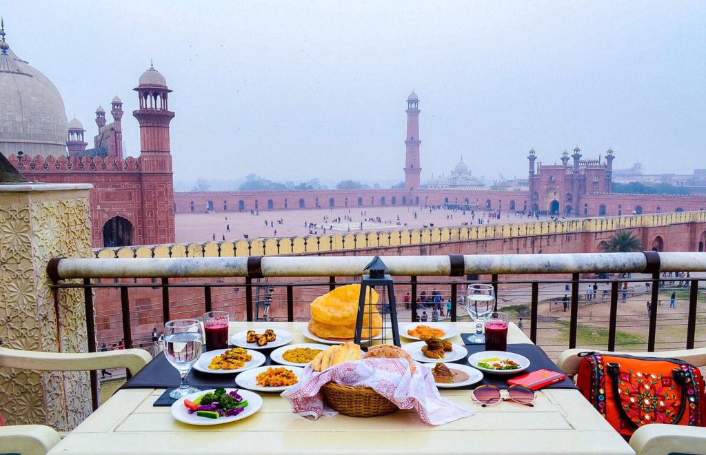Lahore’s Top 5 Romantic Rooftop Restaurants & Cafes